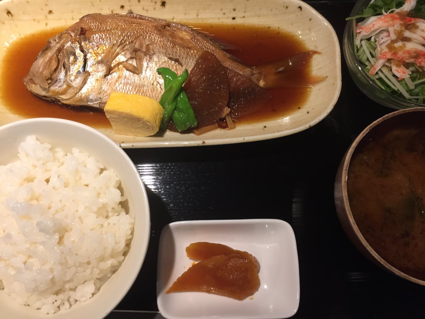 煮魚定食　1,080円（こちらは　チダイです）