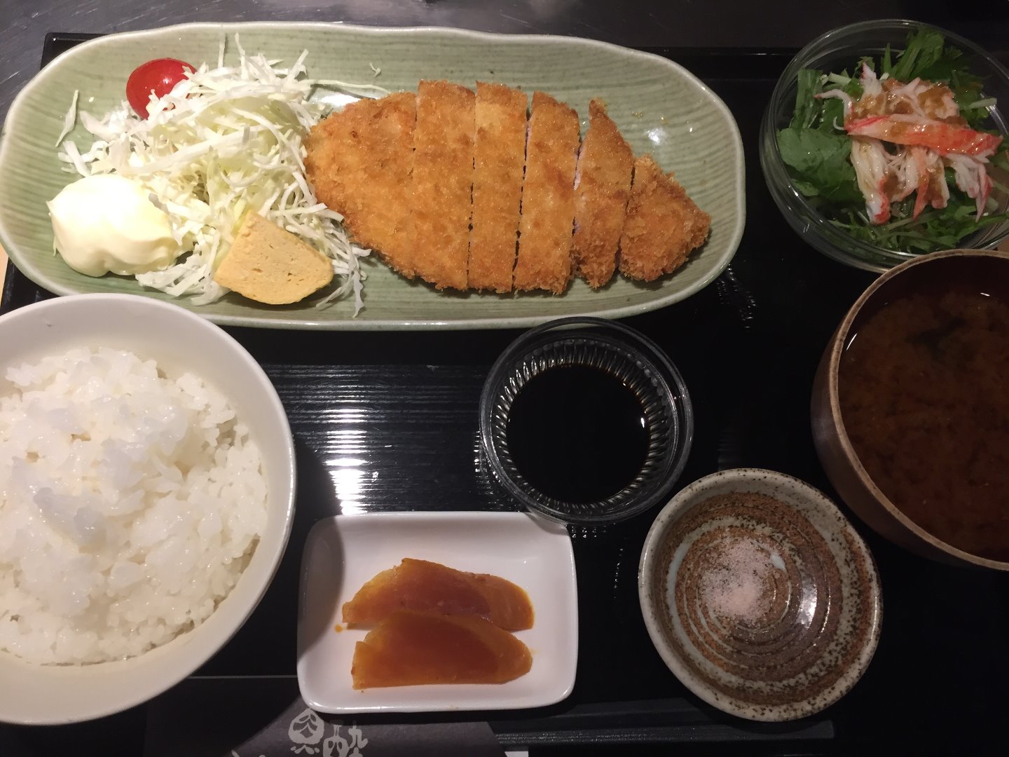 日替り定食　1,080円（こちらは　ロース豚カツです）
